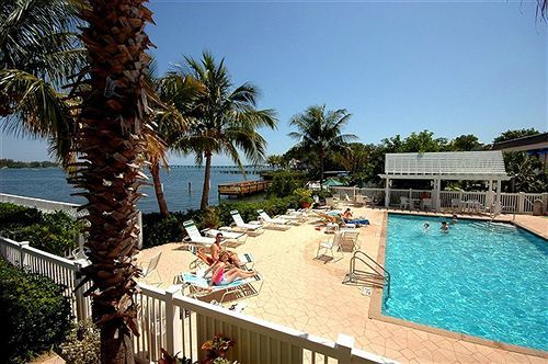 Tradewinds Resort By Resortquest 布雷登顿海滩 外观 照片